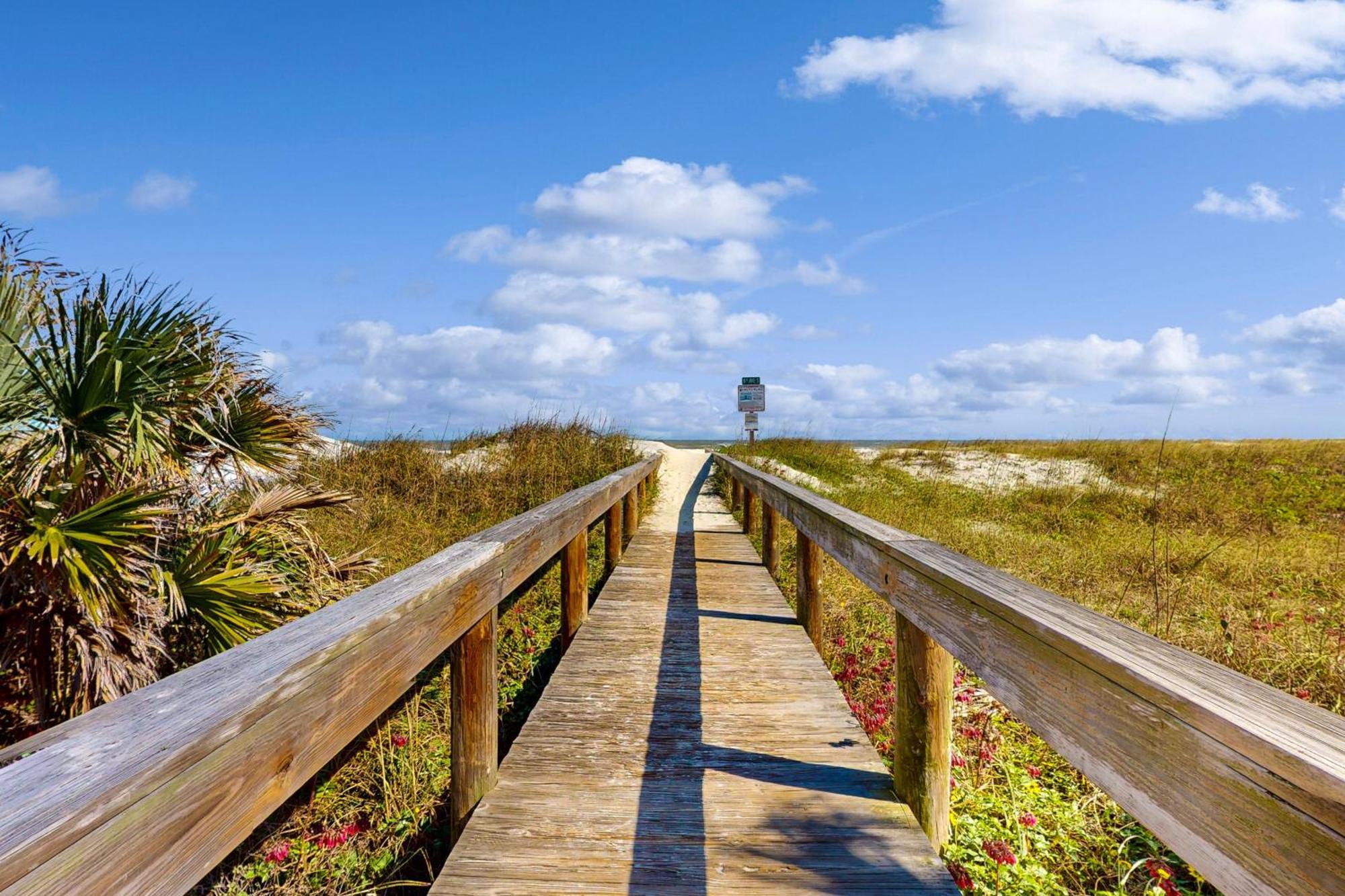 Jax Beach Oceanfront Getaway ジャクソンビル・ビーチ 部屋 写真