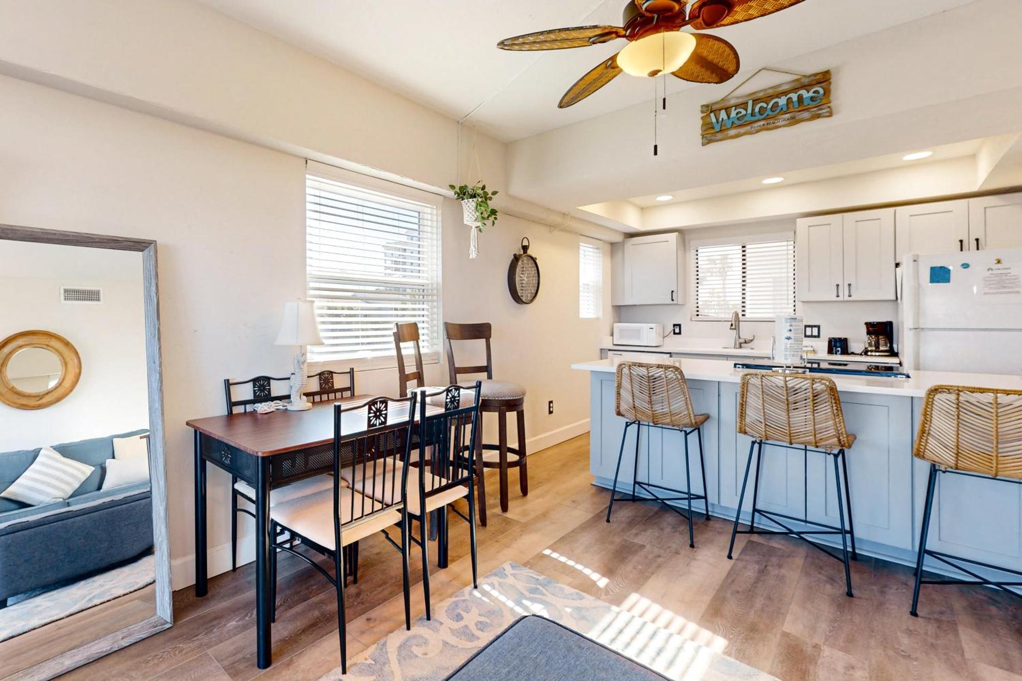 Jax Beach Oceanfront Getaway ジャクソンビル・ビーチ 部屋 写真